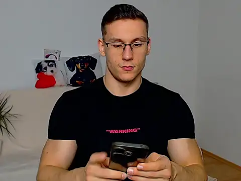 Snapshot of ZeinMiracles chatting on October 2025 06:42:02 PM ZeinMiracles online show from October 2025 06:42:02 PM