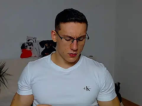 Snapshot of ZeinMiracles chatting on October 2025 05:57:01 PM ZeinMiracles online show from October 2025 05:57:01 PM