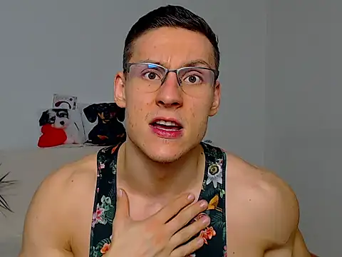 Snapshot of ZeinMiracles chatting on October 2025 07:19:02 PM ZeinMiracles online show from October 2025 07:19:02 PM