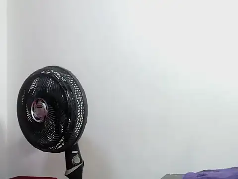 Snapshot of Andy_22cm chatting on November 2025 11:42:02 AM Andy 22cm online show from November 2025 11:42:02 AM