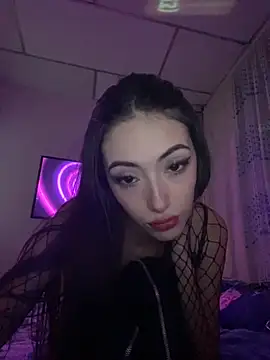 Queen Laura of Command online show from September 2025 03:54:01 AM