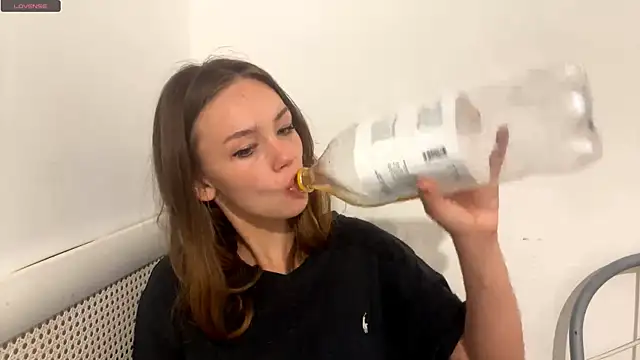 Snapshot of VelvetKate chatting on September 2025 04:28:02 PM VelvetKate online show from September 2025 04:28:02 PM