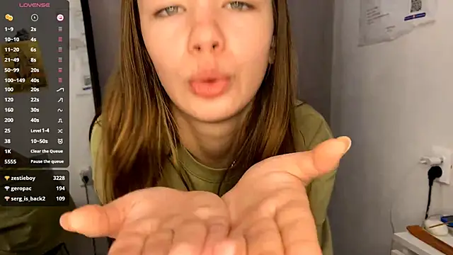 Snapshot of VelvetKate chatting on November 2025 07:04:02 PM VelvetKate online show from November 2025 07:04:02 PM