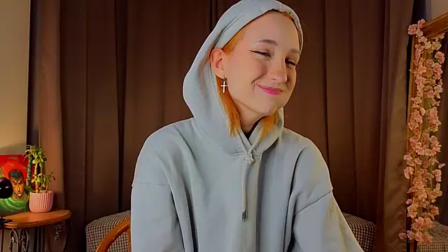 Snapshot of MaryroseRoeder chatting on October 2025 02:45:01 AM MaryroseRoeder online show from October 2025 02:45:01 AM