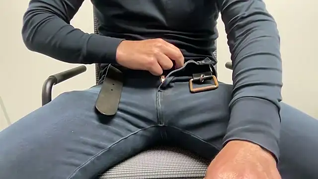 Snapshot of harrys74 chatting on October 2025 04:22:01 PM harrys74 online show from October 2025 04:22:01 PM