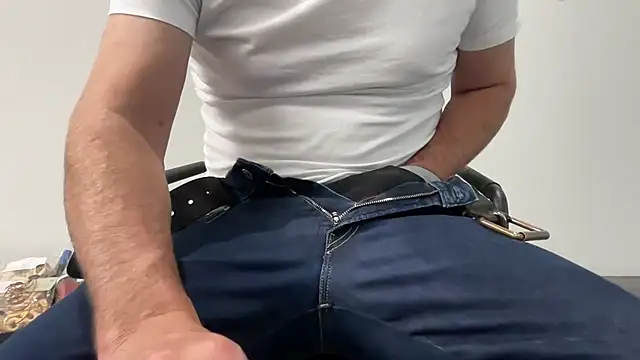 Snapshot of harrys74 chatting on October 2025 12:06:01 PM harrys74 online show from October 2025 12:06:01 PM