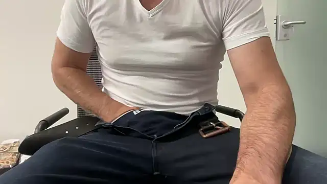 Snapshot of harrys74 chatting on November 2025 05:34:01 PM harrys74 online show from November 2025 05:34:01 PM