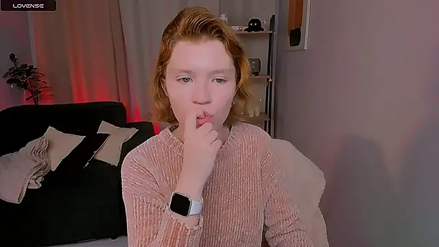 Peachy Carrie online show from September 2025 06:13:02 AM