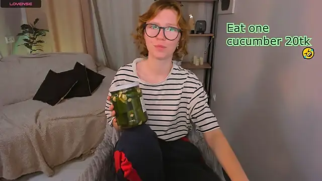 Peachy Carrie online show from September 2025 06:39:02 AM