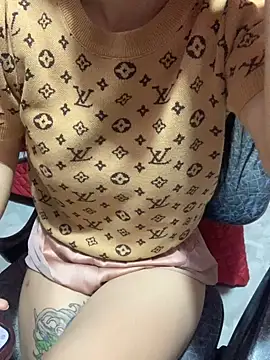 Snapshot of Tieuvi_18 chatting on October 2025 10:53:02 PM Tieuvi 18 online show from October 2025 10:53:02 PM