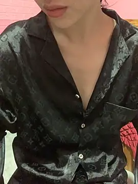 Snapshot of Tieuvi_18 chatting on October 2025 11:24:02 PM Tieuvi 18 online show from October 2025 11:24:02 PM