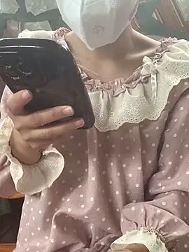 Snapshot of Tieuvi_18 chatting on November 2025 12:27:01 AM Tieuvi 18 online show from November 2025 12:27:01 AM