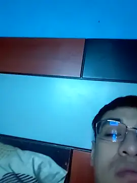 Snapshot of Exotic19cm chatting on October 2025 07:30:02 AM Exotic19cm online show from October 2025 07:30:02 AM