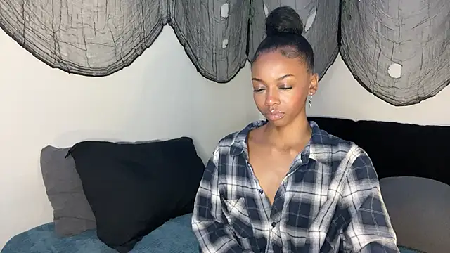 Trixie luv1 online show from October 2025 12:38:02 PM