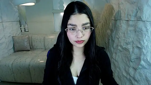 luna  r online show from September 2025 07:39:01 PM