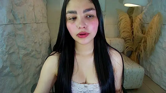 luna  r online show from October 2025 07:52:01 PM