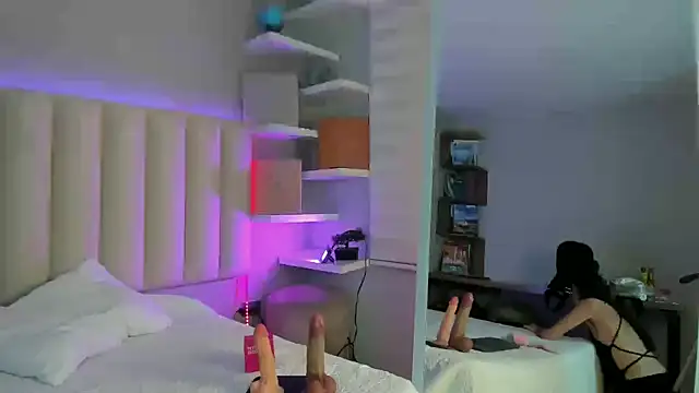 Snapshot of Maraia_Ford chatting on October 2025 08:17:01 PM Maraia Ford online show from October 2025 08:17:01 PM