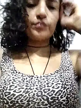 Snapshot of luna_love_xoxo chatting on November 2025 01:50:02 AM luna love xoxo online show from November 2025 01:50:02 AM