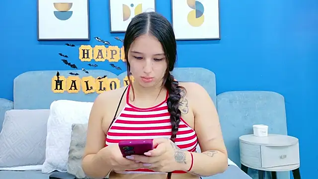 Ashley Evans22 online show from October 2025 07:52:01 PM