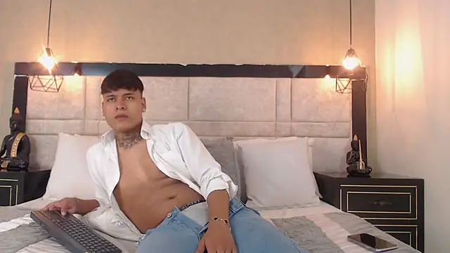 JacksonLivess online show from September 2025 12:16:01 PM