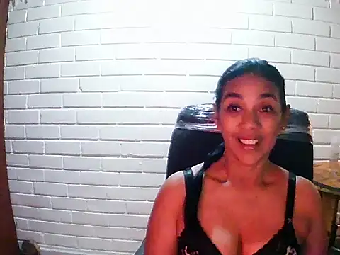 MiiaVelasquez online show from November 2025 10:48:02 PM