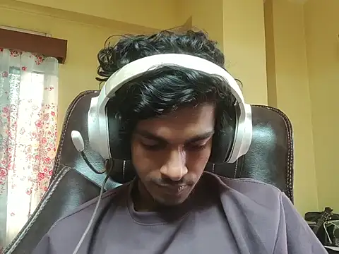 Snapshot of thecatfish chatting on October 2025 04:41:02 AM thecatfish online show from October 2025 04:41:02 AM