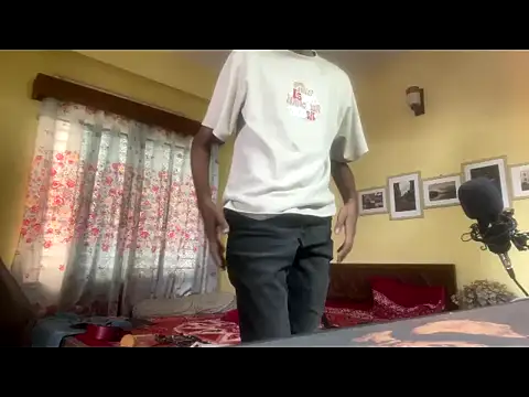 Snapshot of thecatfish chatting on October 2025 07:06:02 AM thecatfish online show from October 2025 07:06:02 AM