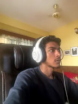 Snapshot of thecatfish chatting on October 2025 05:50:01 AM thecatfish online show from October 2025 05:50:01 AM