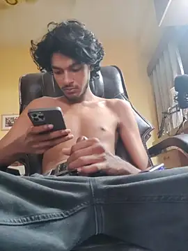 Snapshot of thecatfish chatting on October 2025 04:20:02 AM thecatfish online show from October 2025 04:20:02 AM