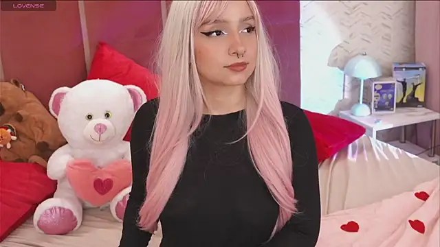 Snapshot of CoralineSky chatting on October 2025 08:51:02 PM CoralineSky online show from October 2025 08:51:02 PM