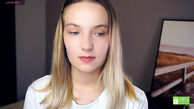 HongTomczak online show from September 2025 06:38:01 AM