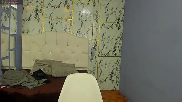 Snapshot of Itsuki_N chatting on October 2025 12:57:02 PM Itsuki N online show from October 2025 12:57:02 PM