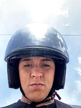 Jrivera22 online show from November 2025 05:23:01 PM