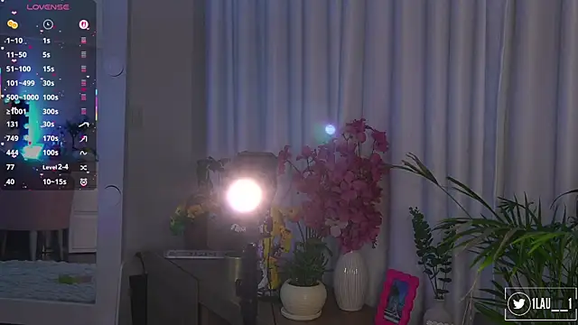 Snapshot of Just__dani chatting on November 2025 03:09:01 AM Just dani online show from November 2025 03:09:01 AM