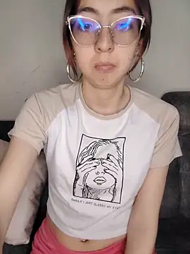 Snapshot of AnnieSparkle chatting on September 2025 03:19:02 AM AnnieSparkle online show from September 2025 03:19:02 AM