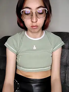 Snapshot of AnnieSparkle chatting on September 2025 02:55:02 PM AnnieSparkle online show from September 2025 02:55:02 PM