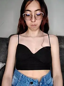 Snapshot of AnnieSparkle chatting on September 2025 12:15:01 AM AnnieSparkle online show from September 2025 12:15:01 AM