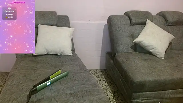 Snapshot of AnnieSparkle chatting on November 2025 12:43:02 AM AnnieSparkle online show from November 2025 12:43:02 AM