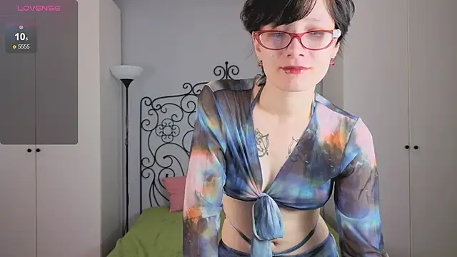 Snapshot of oliviafairy1 chatting on September 2025 01:06:02 AM oliviafairy1 online show from September 2025 01:06:02 AM