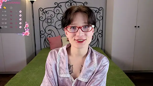 Snapshot of oliviafairy1 chatting on September 2025 04:12:01 PM oliviafairy1 online show from September 2025 04:12:01 PM