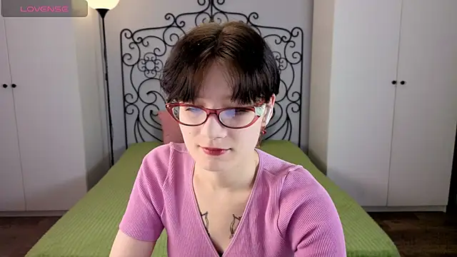 Snapshot of oliviafairy1 chatting on September 2025 04:01:02 PM oliviafairy1 online show from September 2025 04:01:02 PM