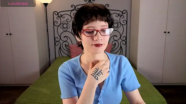 Snapshot of oliviafairy1 chatting on October 2025 04:04:01 PM oliviafairy1 online show from October 2025 04:04:01 PM