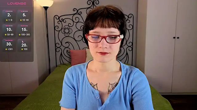 Snapshot of oliviafairy1 chatting on October 2025 05:02:02 PM oliviafairy1 online show from October 2025 05:02:02 PM