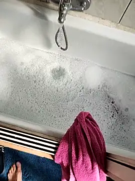 Ericketaurore online show from September 2025 09:43:01 AM