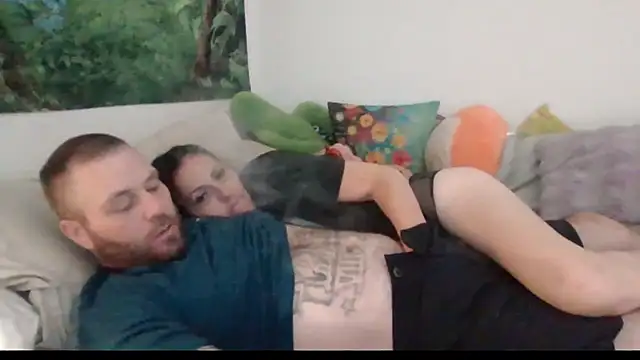 Snapshot of RaynLiz chatting on September 2025 08:16:01 AM RaynLiz online show from September 2025 08:16:01 AM