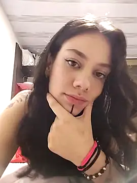 emmii cute online show from November 2025 02:01:01 AM