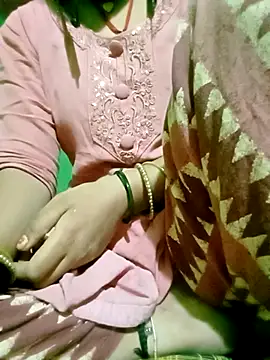 Snapshot of Hot-yuo84 chatting on October 2025 06:25:02 PM Hot-yuo84 online show from October 2025 06:25:02 PM