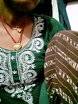 Snapshot of Hot-yuo84 chatting on November 2025 06:08:01 PM Hot-yuo84 online show from November 2025 06:08:01 PM