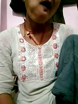 Snapshot of Hot-yuo84 chatting on November 2025 05:45:02 PM Hot-yuo84 online show from November 2025 05:45:02 PM