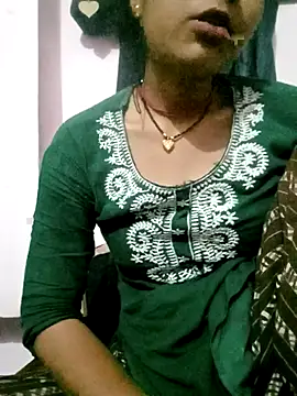 Snapshot of Hot-yuo84 chatting on November 2025 05:57:01 PM Hot-yuo84 online show from November 2025 05:57:01 PM